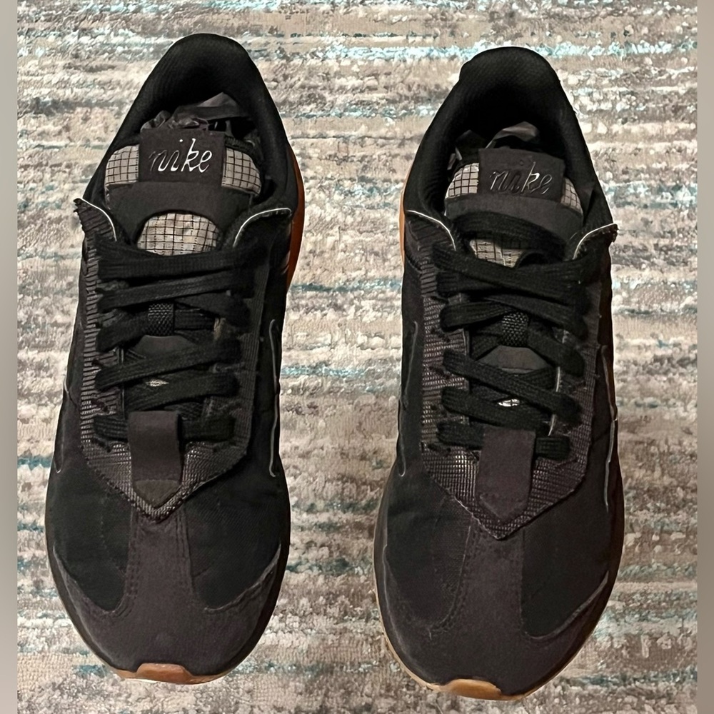 Nike Air Max Black/Gum DZ4397-001 Used Sz 8